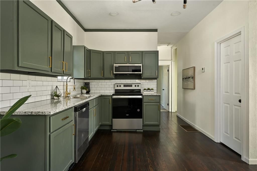 1220 W 41st Street — photo 12