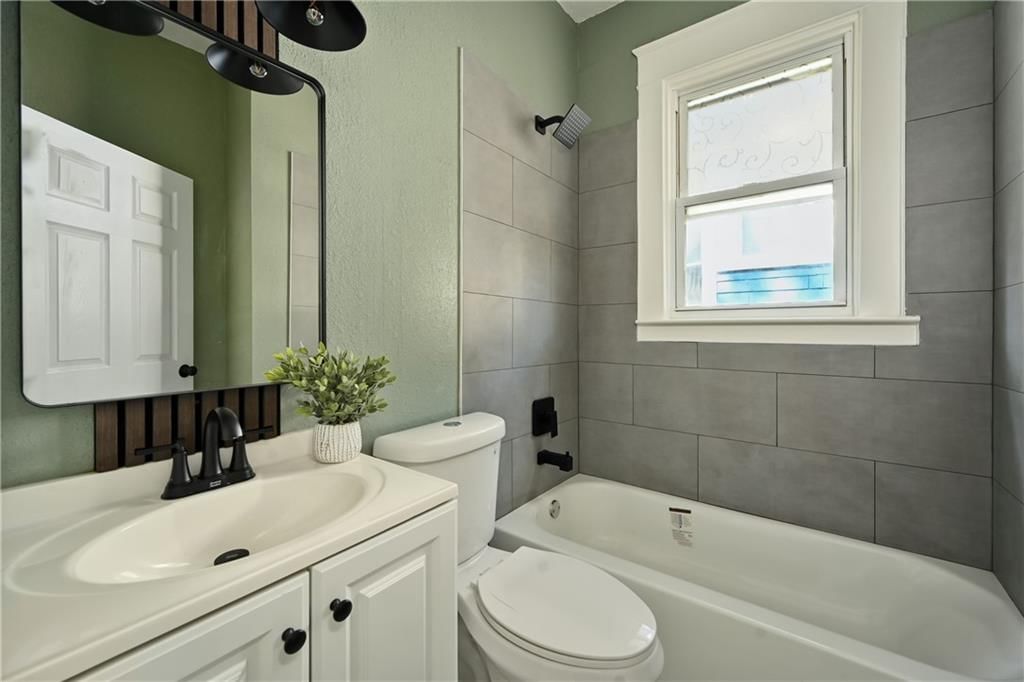 1220 W 41st Street — photo 21
