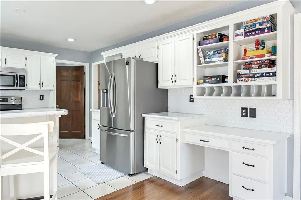 501 NW Chateau Drive — photo 12