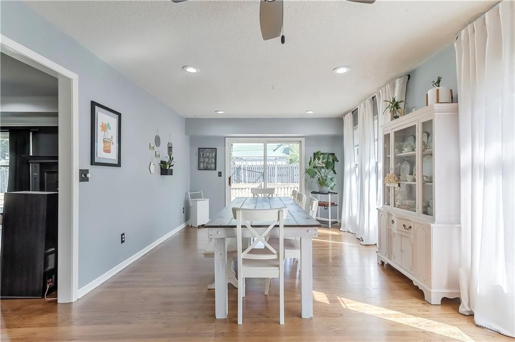 501 NW Chateau Drive — photo 13