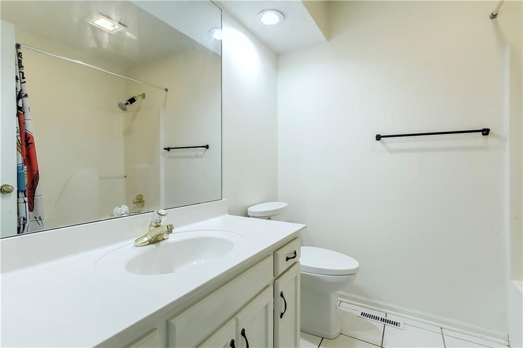 501 NW Chateau Drive — photo 21