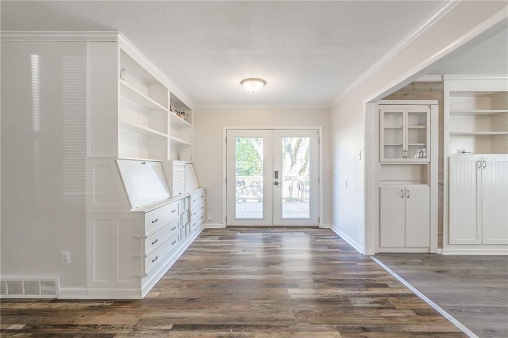 3603 N Spring Street — photo 5