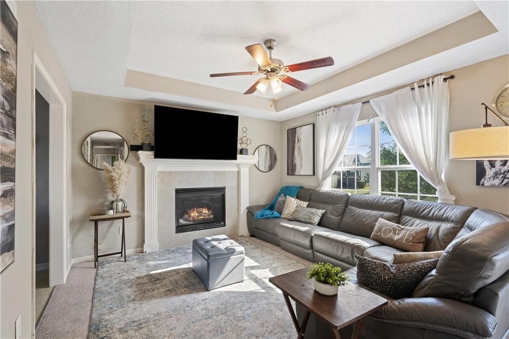608 Fall Creek Drive — photo 2
