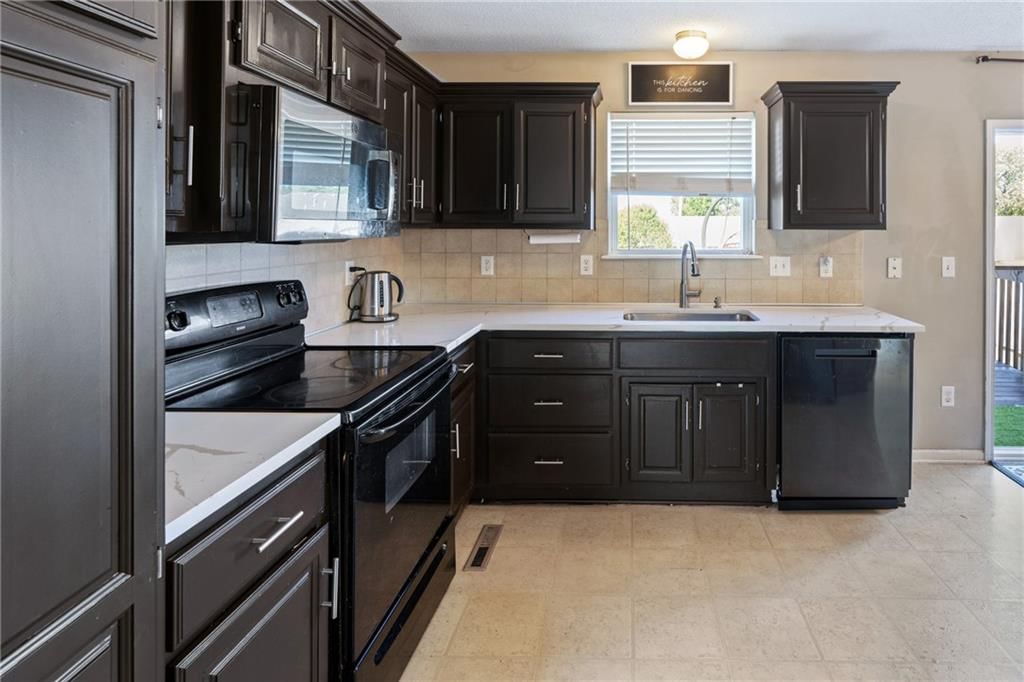 608 Fall Creek Drive — photo 11