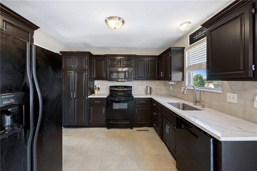 608 Fall Creek Drive — photo 7