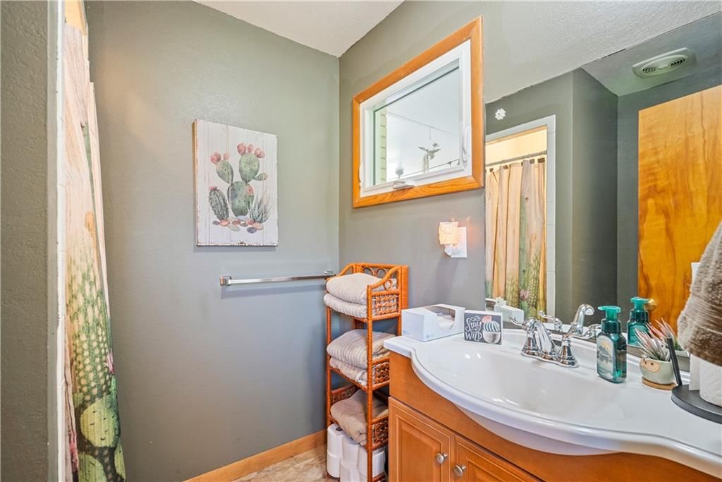 2053 E Madison Street — photo 42