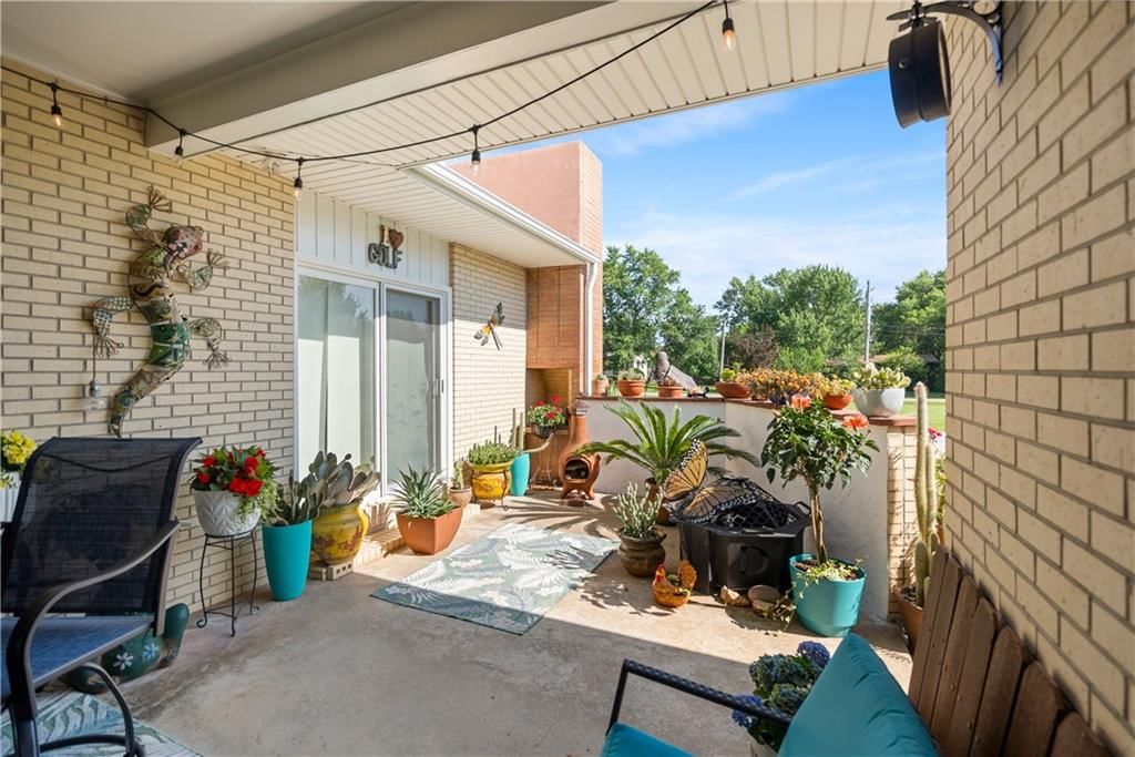 2053 E Madison Street — photo 46