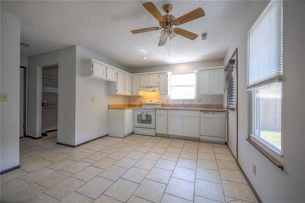 14110 S Summertree Lane — photo 10