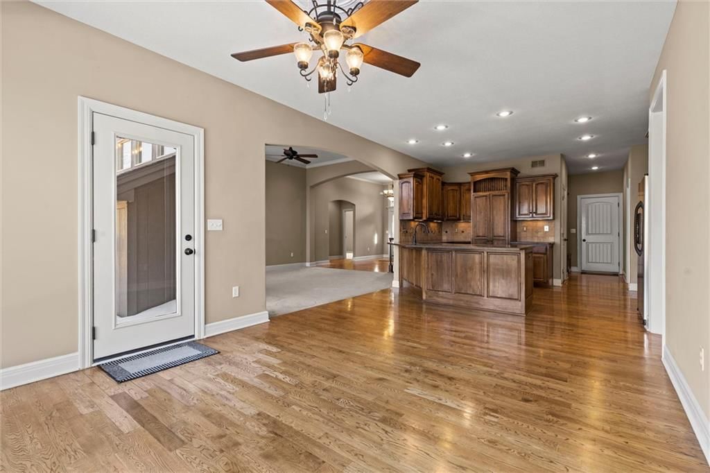 8916 N Glenwood Avenue — photo 16