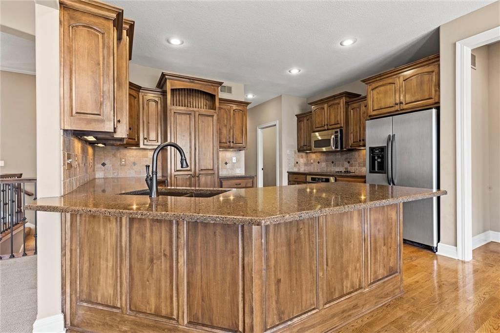 8916 N Glenwood Avenue — photo 20