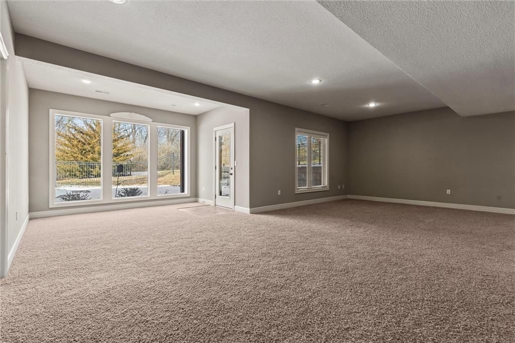 8916 N Glenwood Avenue — photo 27