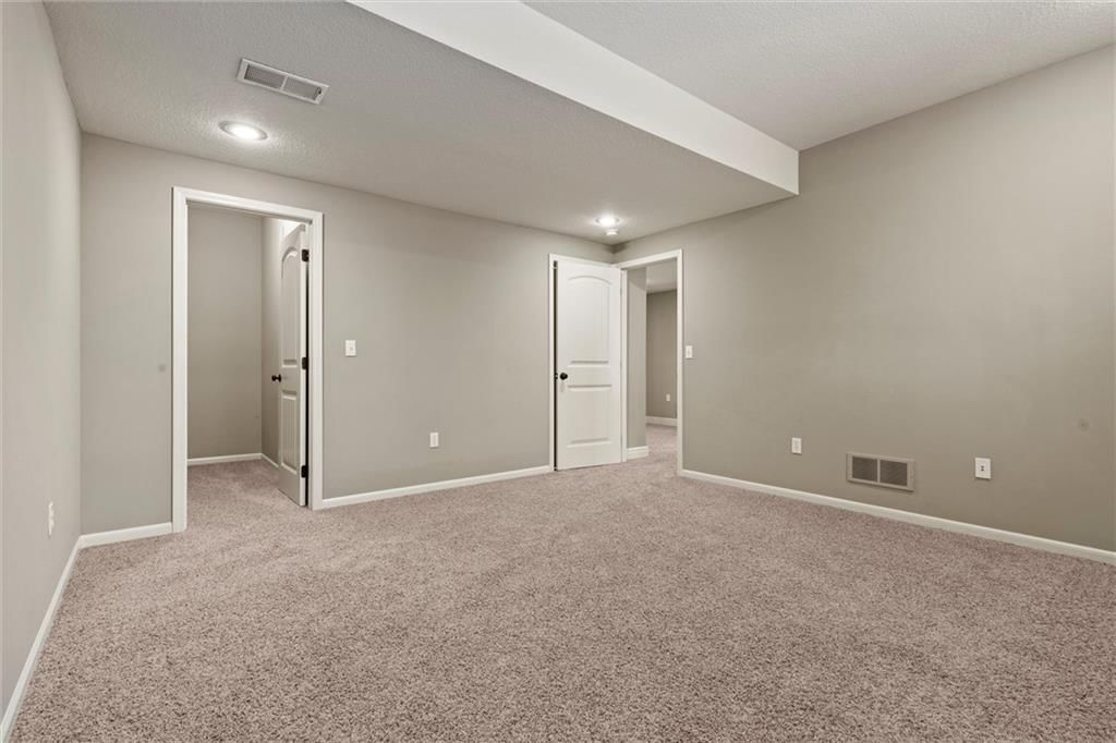 8916 N Glenwood Avenue — photo 29