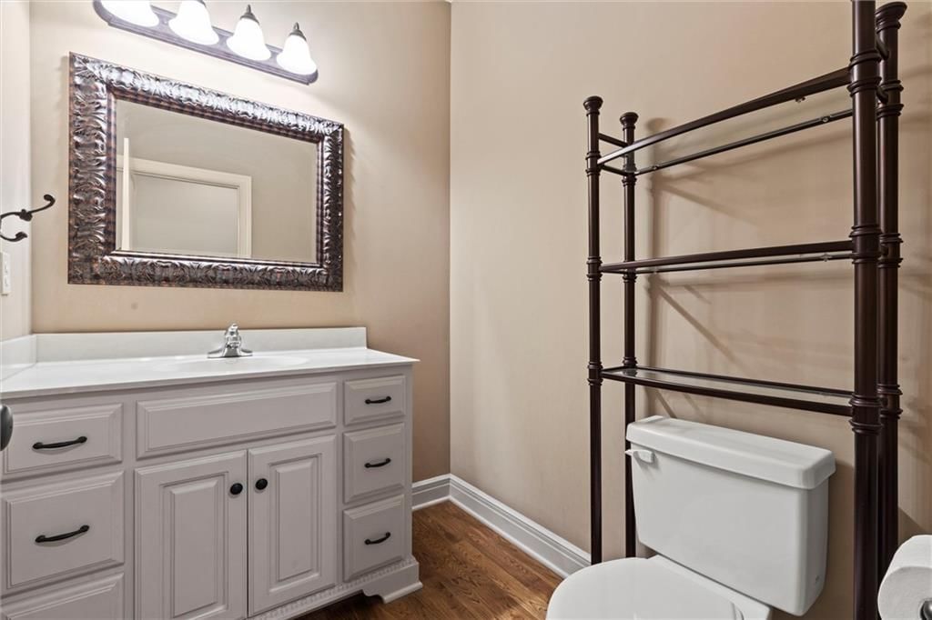 8916 N Glenwood Avenue — photo 42