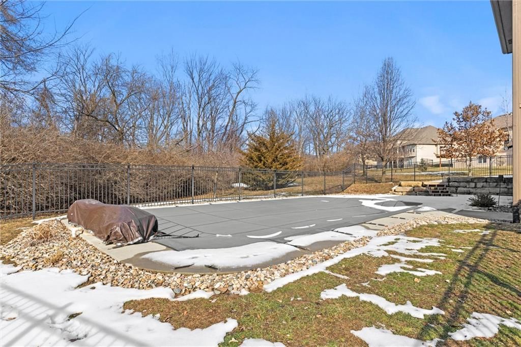 8916 N Glenwood Avenue — photo 45