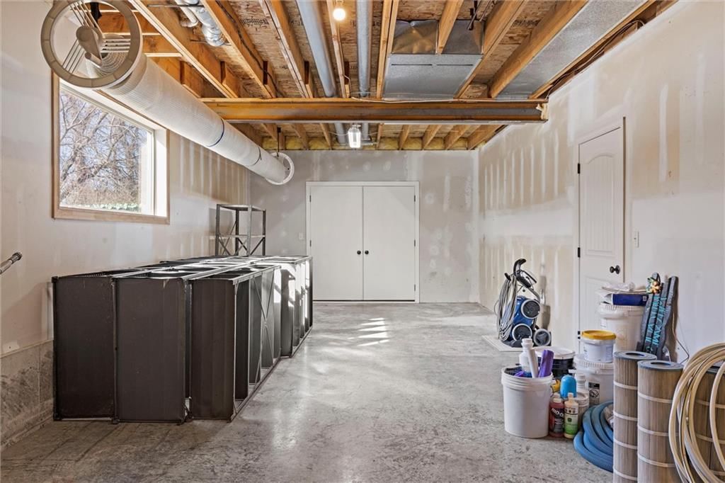 8916 N Glenwood Avenue — photo 46
