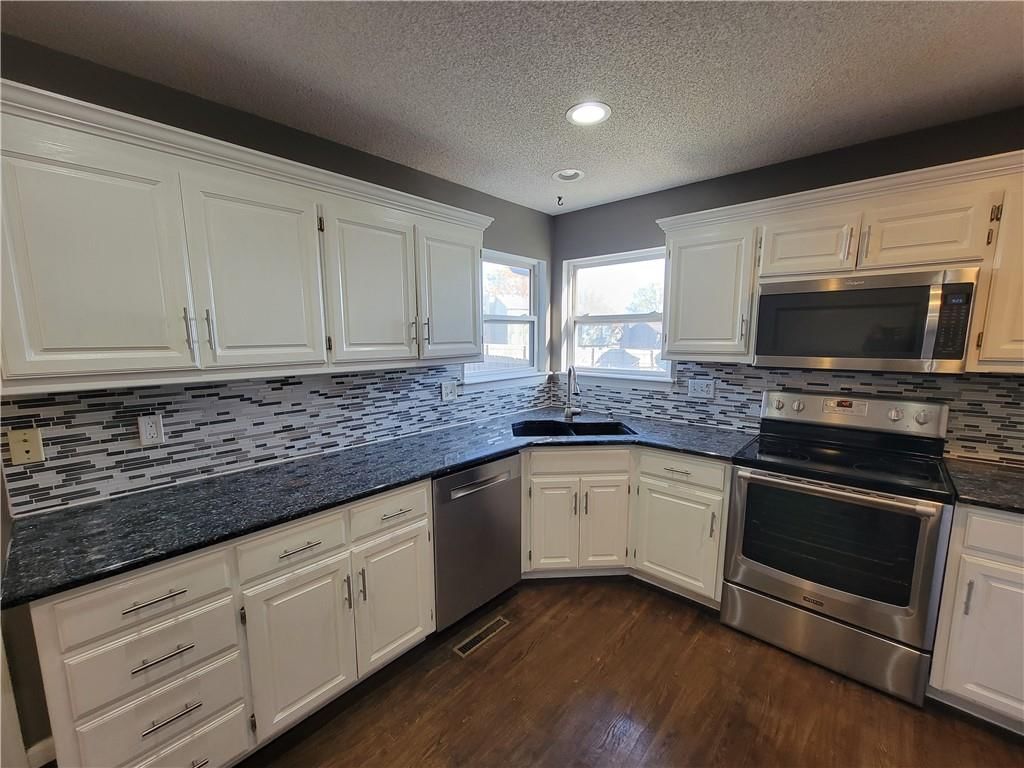 3621 NW Anchor Court — photo 9
