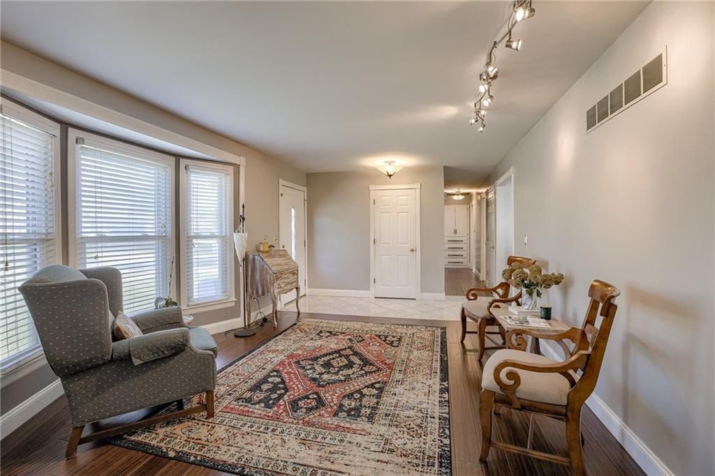 1605 NE Debonair Drive — photo 6