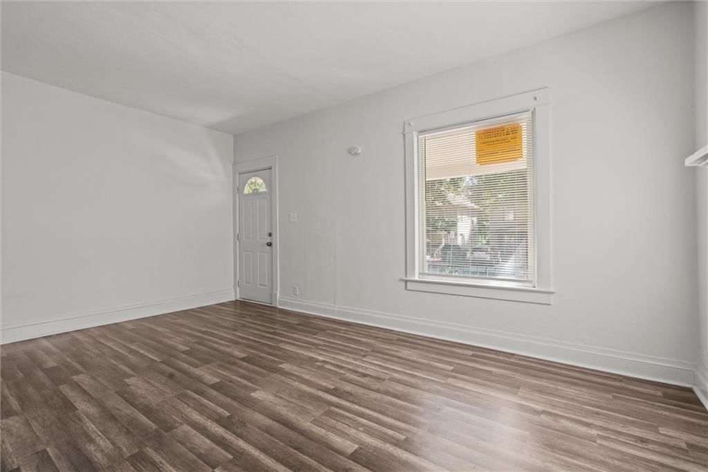 122 N White Avenue — photo 8