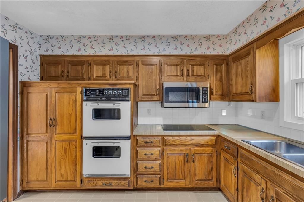 15303 W 89th Terrace — photo 7