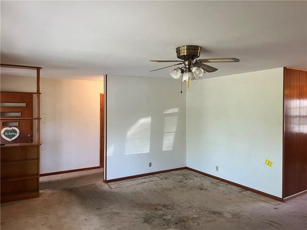 327 E Floral Street — photo 11