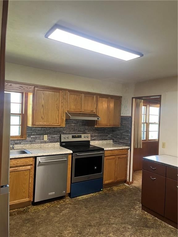 327 E Floral Street — photo 16