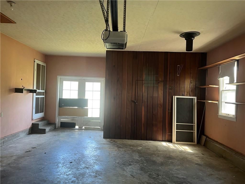 327 E Floral Street — photo 23