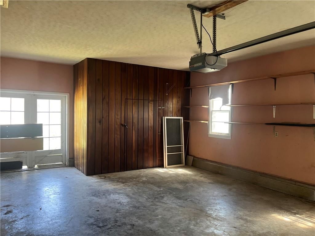 327 E Floral Street — photo 24