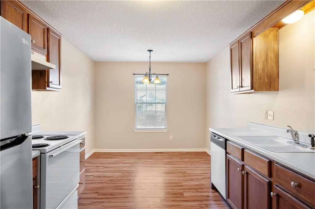 1505 Galway Court — photo 7