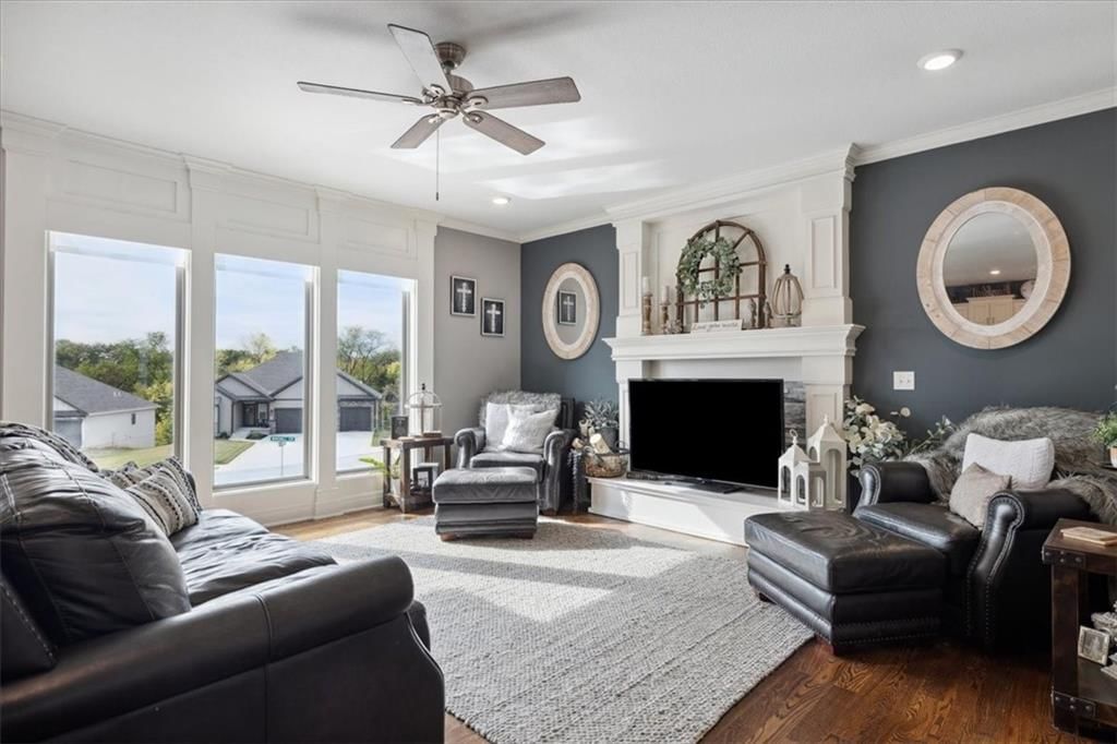 2402 Windmill Drive — photo 5