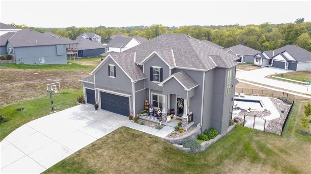 2402 Windmill Drive — photo 41