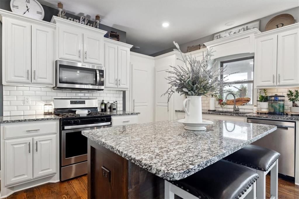2402 Windmill Drive — photo 10