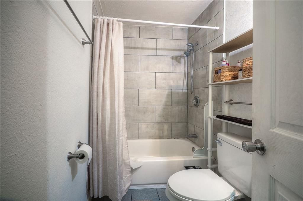 5635 WEBSTER Avenue — photo 18