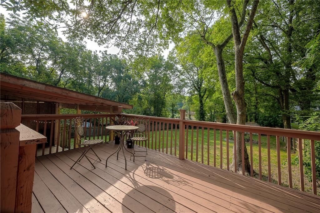 5635 WEBSTER Avenue — photo 31