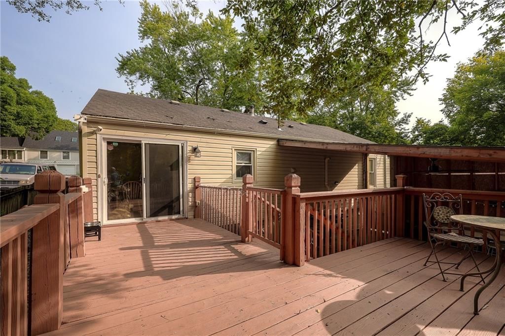 5635 WEBSTER Avenue — photo 33