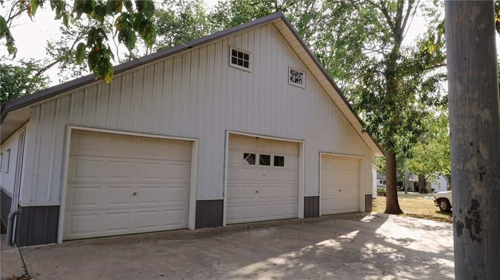 401 S Ridge Street — photo 23