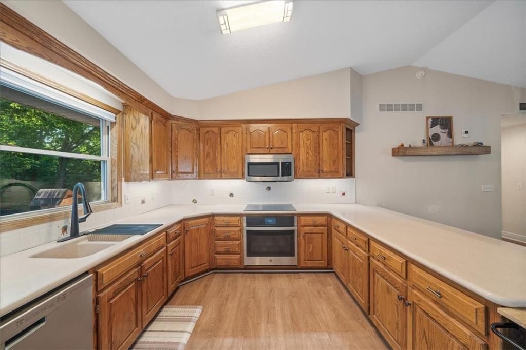 10611 N Northbrooke Drive — photo 12