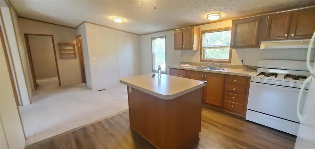 24975 IRVING Road — photo 10