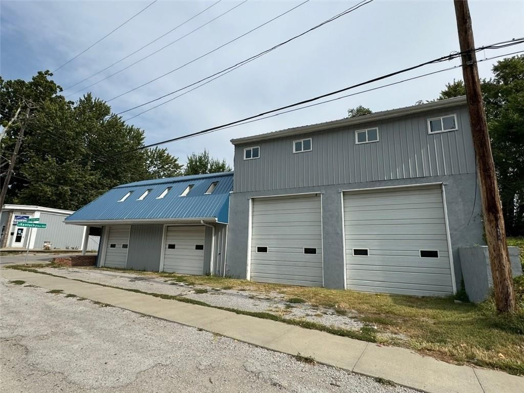 8900 E US 24 Highway — photo 3