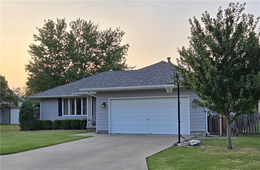 321 Caroline Drive — photo 4