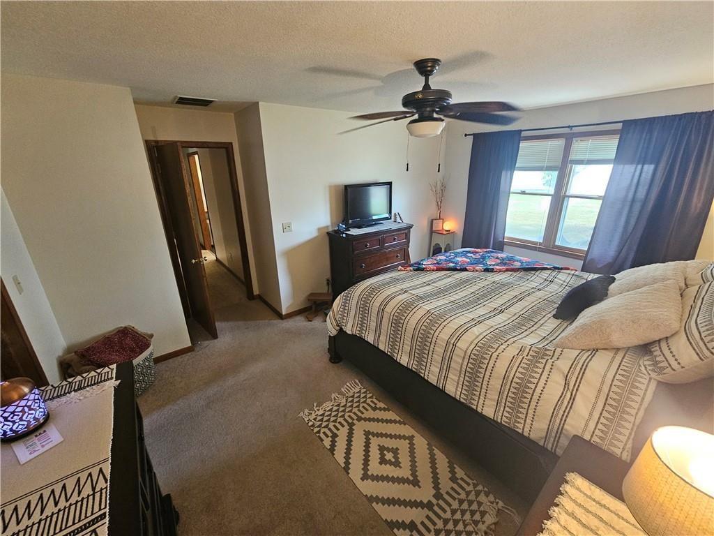 321 Caroline Drive — photo 8