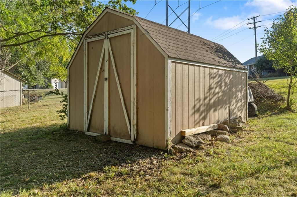 7808 NW Seymour Court — photo 27
