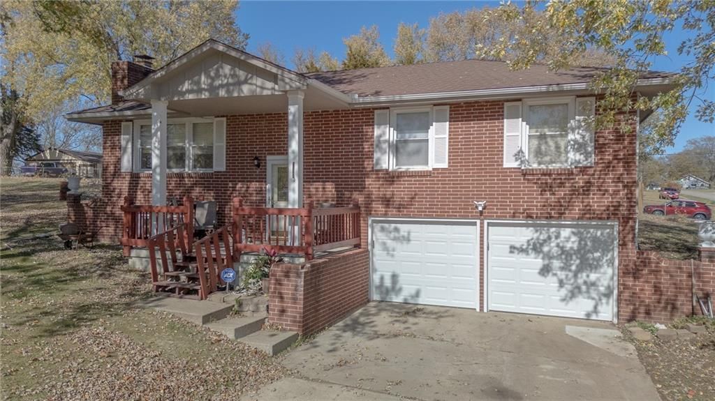 3024 Maplewood Drive — photo 2