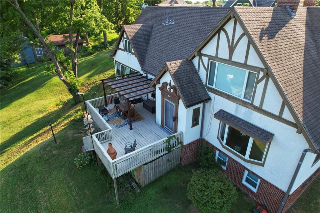 1105 Riverview Drive — photo 4