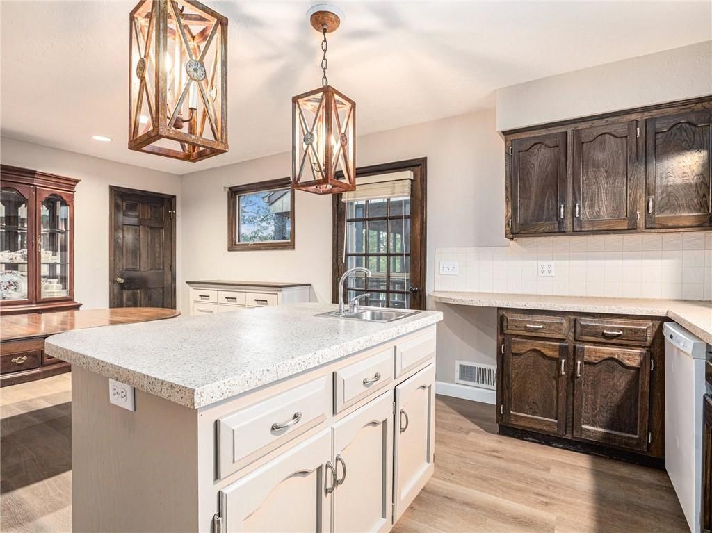 7220 NW Davis Court — photo 11