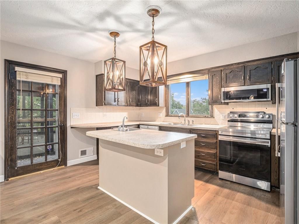 7220 NW Davis Court — photo 9