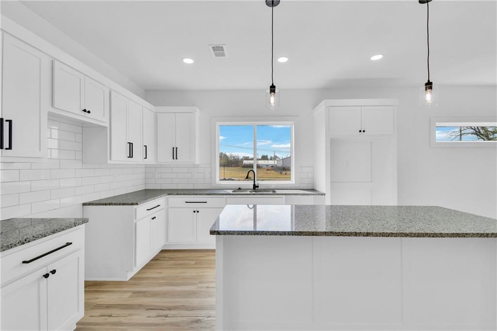 302 N Olive Street — photo 11