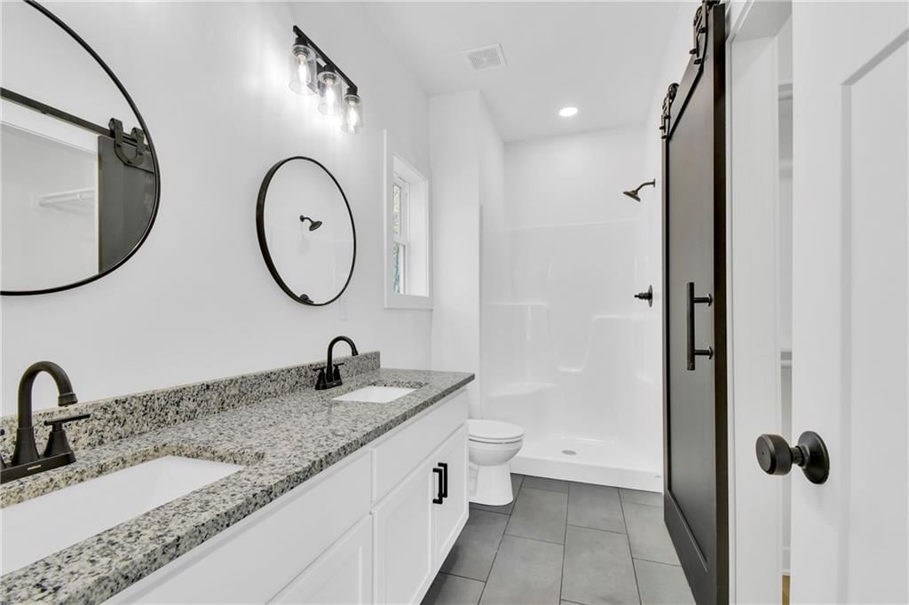 302 N Olive Street — photo 14