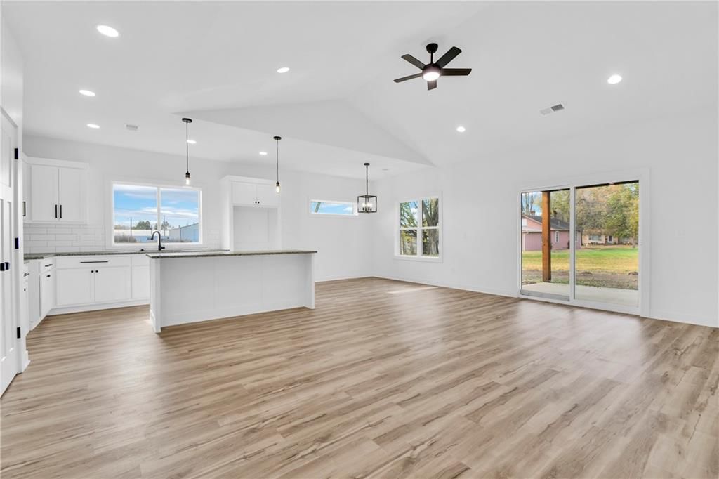 302 N Olive Street — photo 19