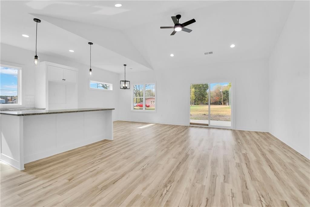 302 N Olive Street — photo 20