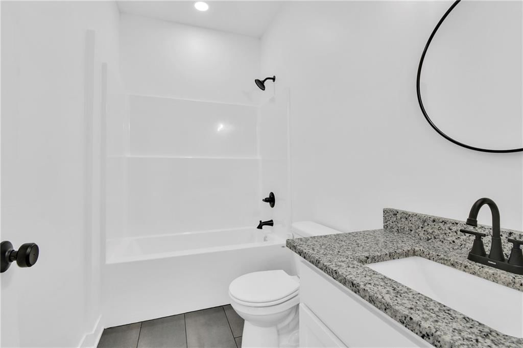 302 N Olive Street — photo 8